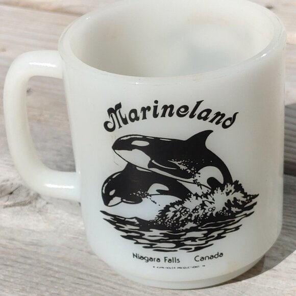 Marine Land Canada Milk Glass Mug Vintage Glasbake Coffee Tea - Picture 1 of 4